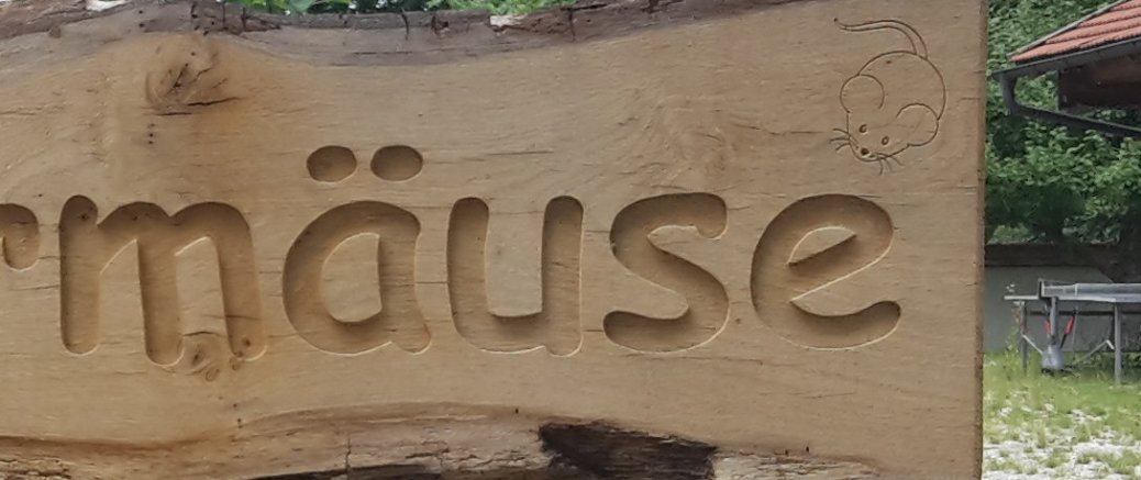 Großes Schild