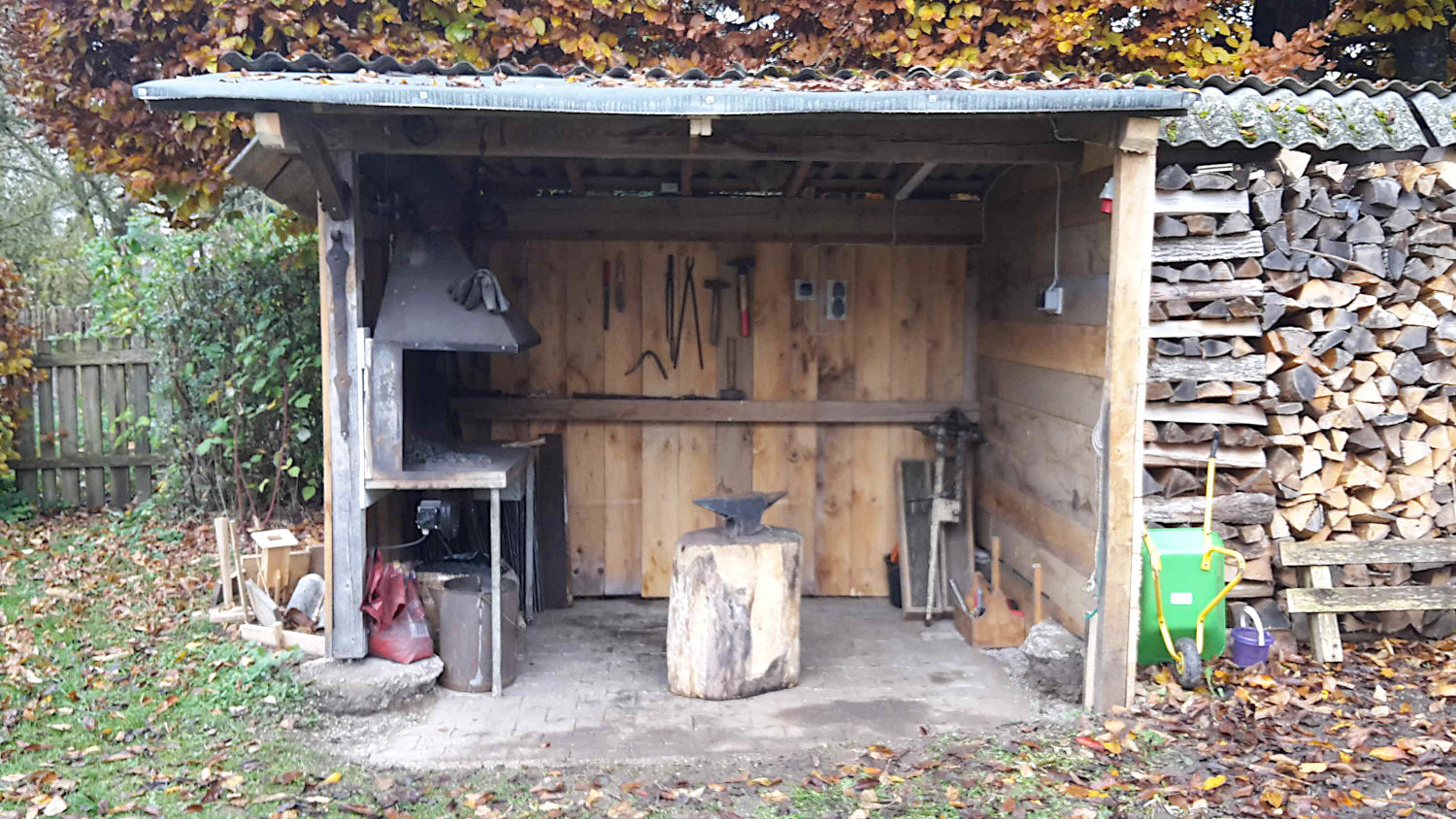 Schmiede fast fertig